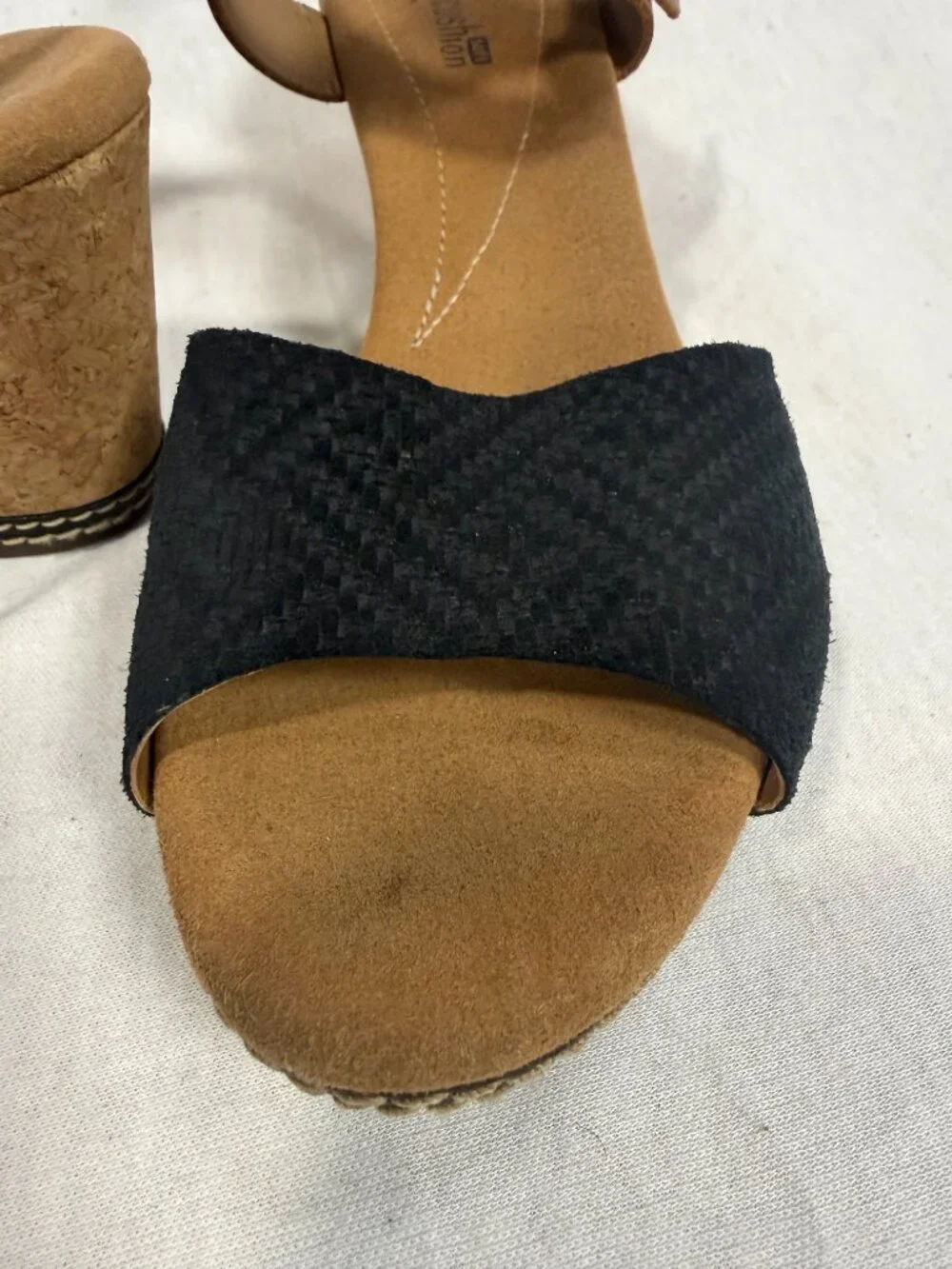 Clarks Collection Cushion Soft Ankle Strap Wedge Sandals – Women's Size 9.5M